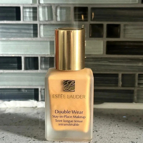 *NEW* ESTÉE LAUDER double wear stay-in-place makeup. SPF10 Hazel 4W4 foundation! - Picture 6 of 6